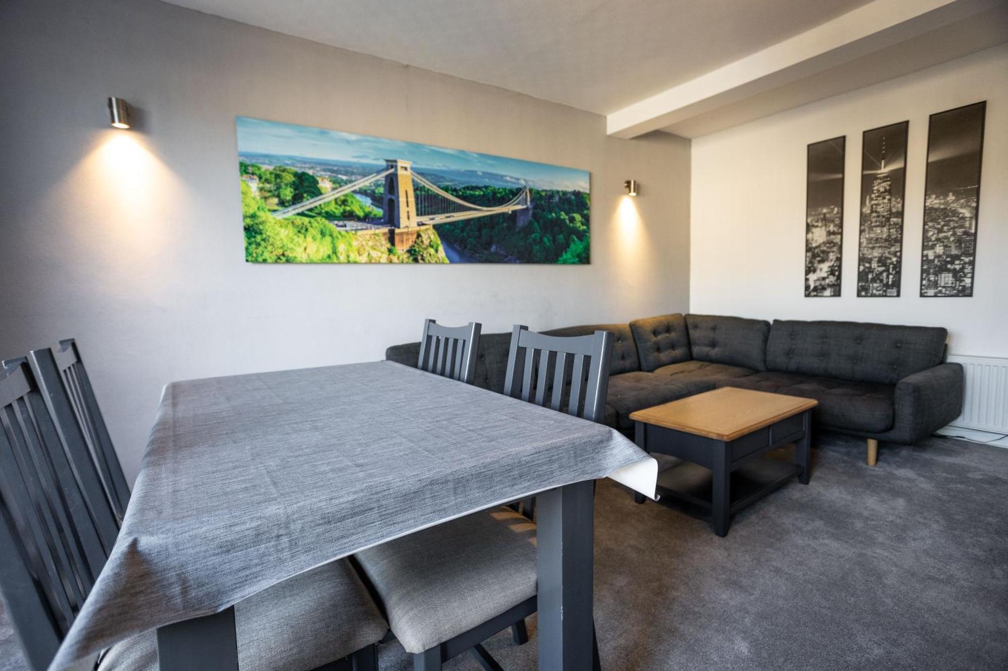 Hanham Rd Location Long Sleeps 9 By Shortstayuk Apartment