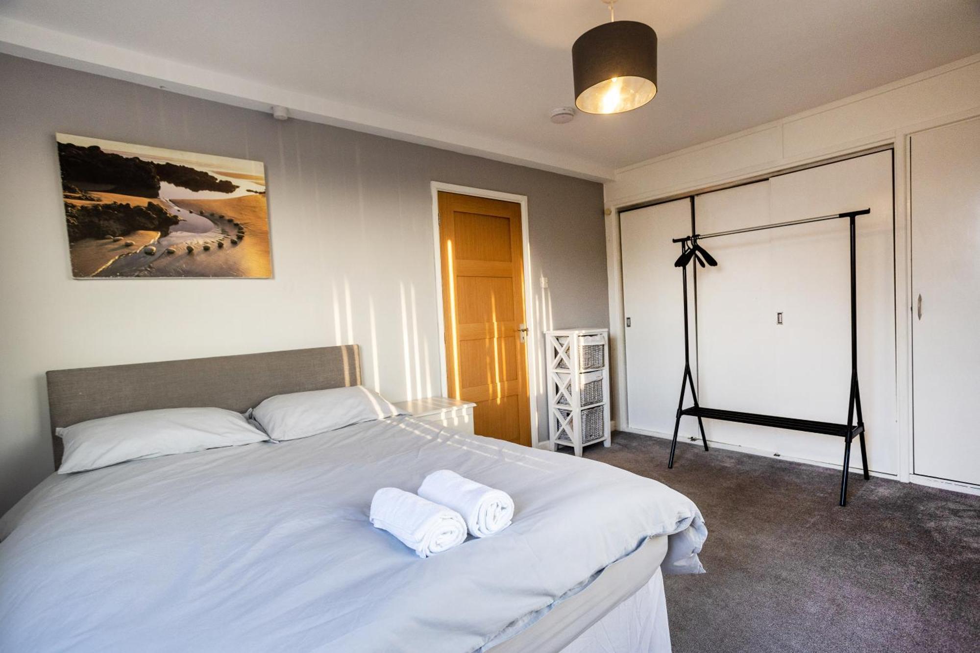 Hanham Rd Location Long Sleeps 9 By Shortstayuk Bristol