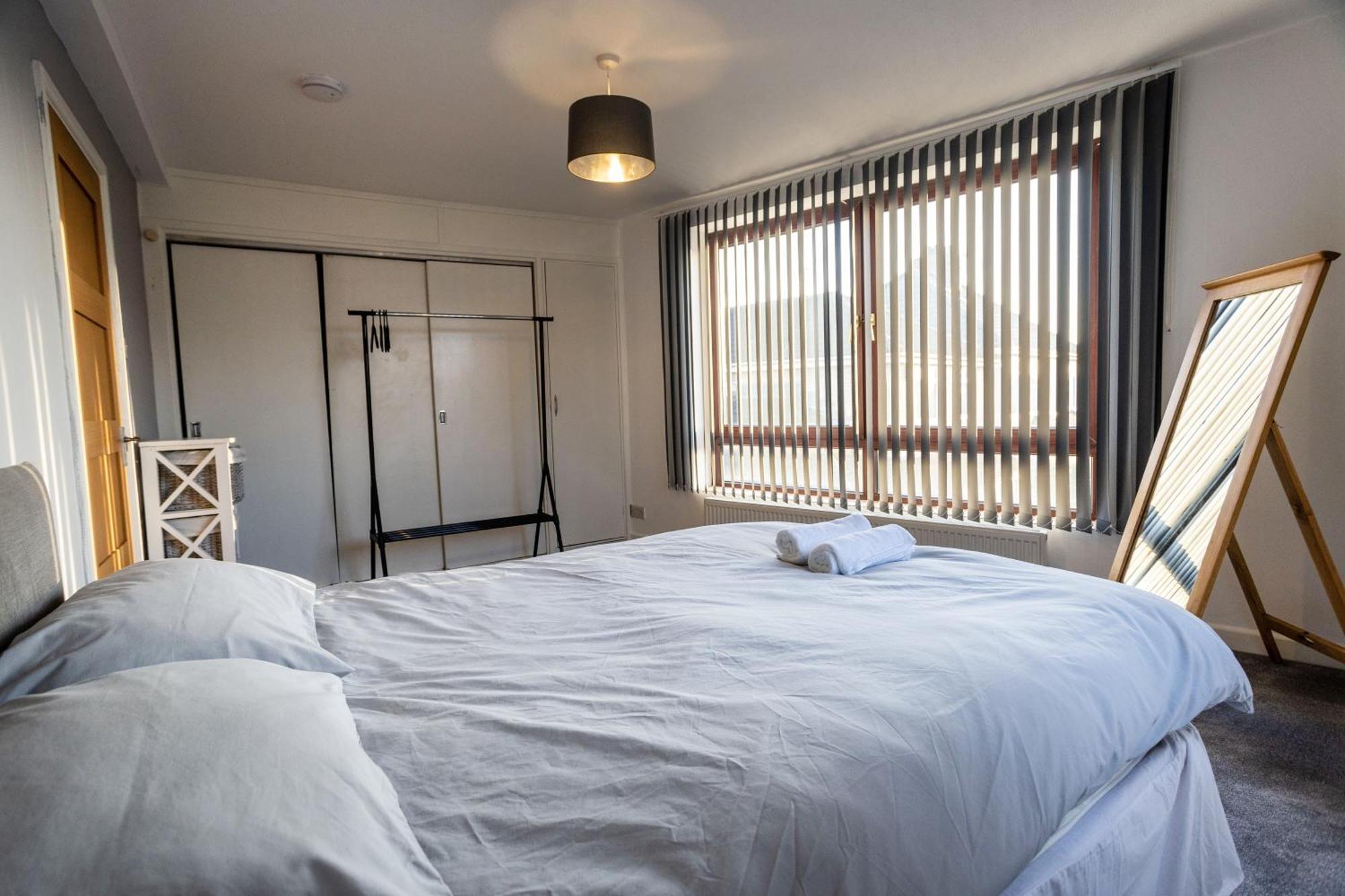 Hanham Rd Location Long Sleeps 9 By Shortstayuk Apartment *