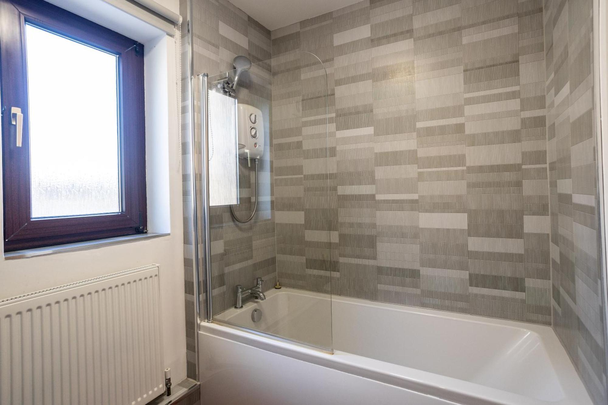 Hanham Rd Location Long Sleeps 9 By Shortstayuk *